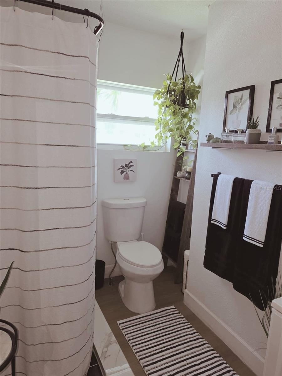 121 BAY ST — photo 12