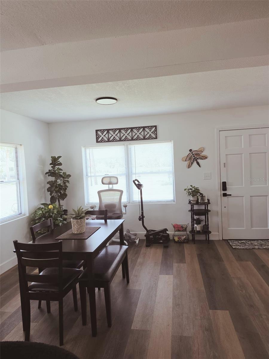 121 BAY ST — photo 10