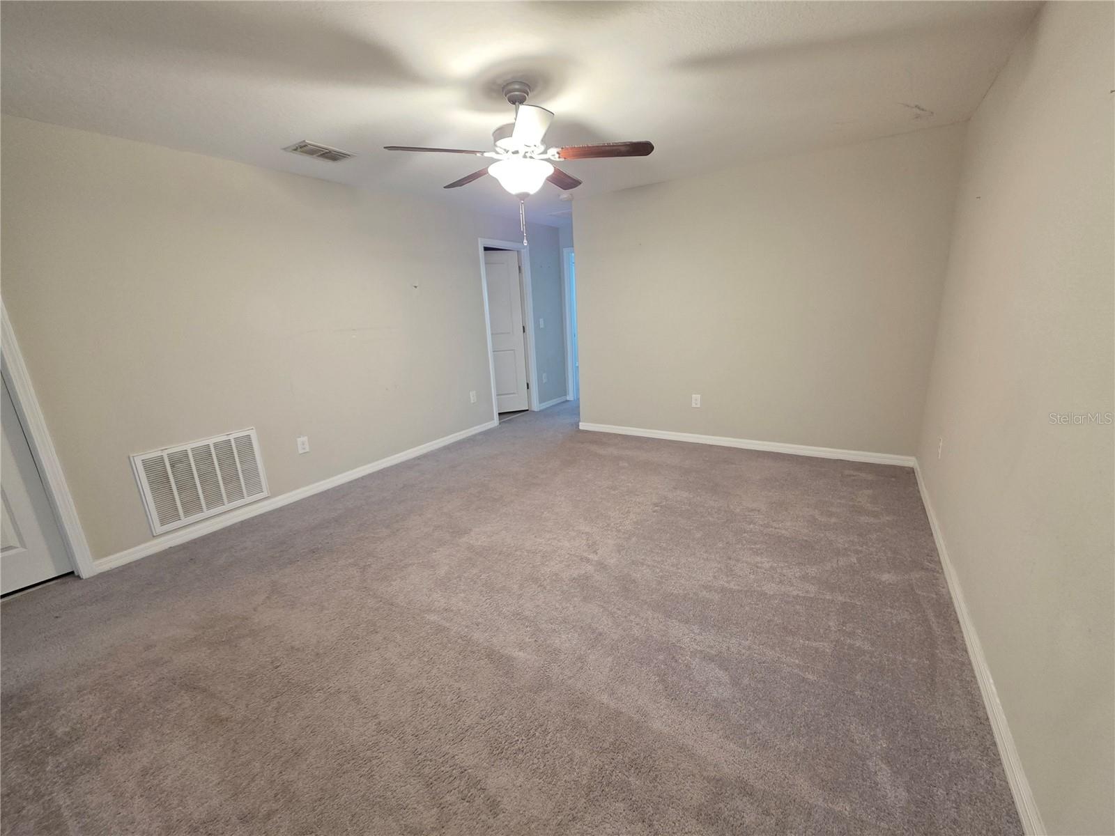 10676 LAKE MONTAUK DR — photo 13