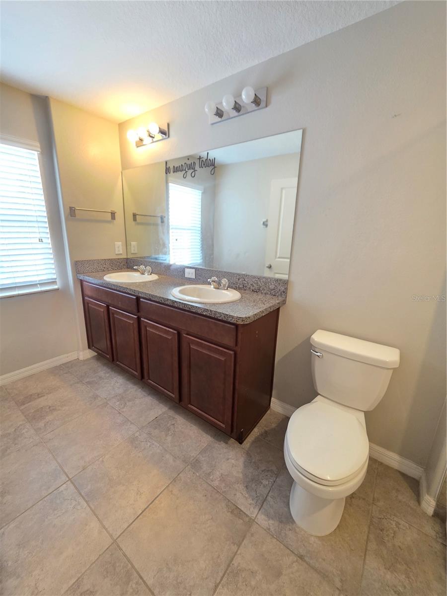 10676 LAKE MONTAUK DR — photo 20