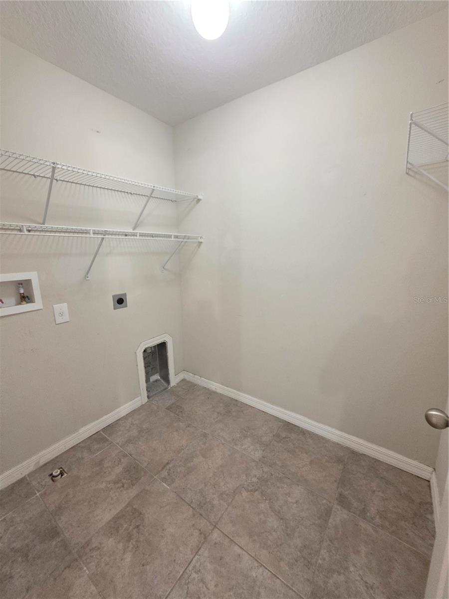 10676 LAKE MONTAUK DR — photo 28