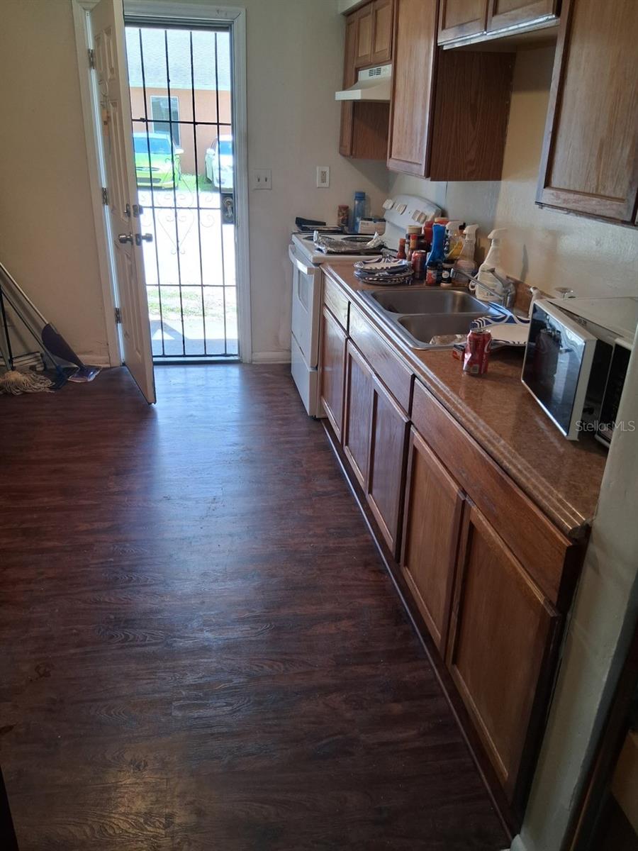Home in TAMPA — photo 6