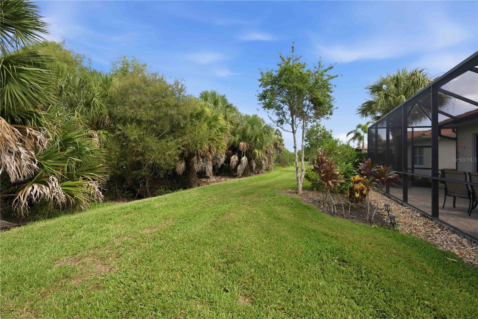 225 MESTRE PL — photo 46