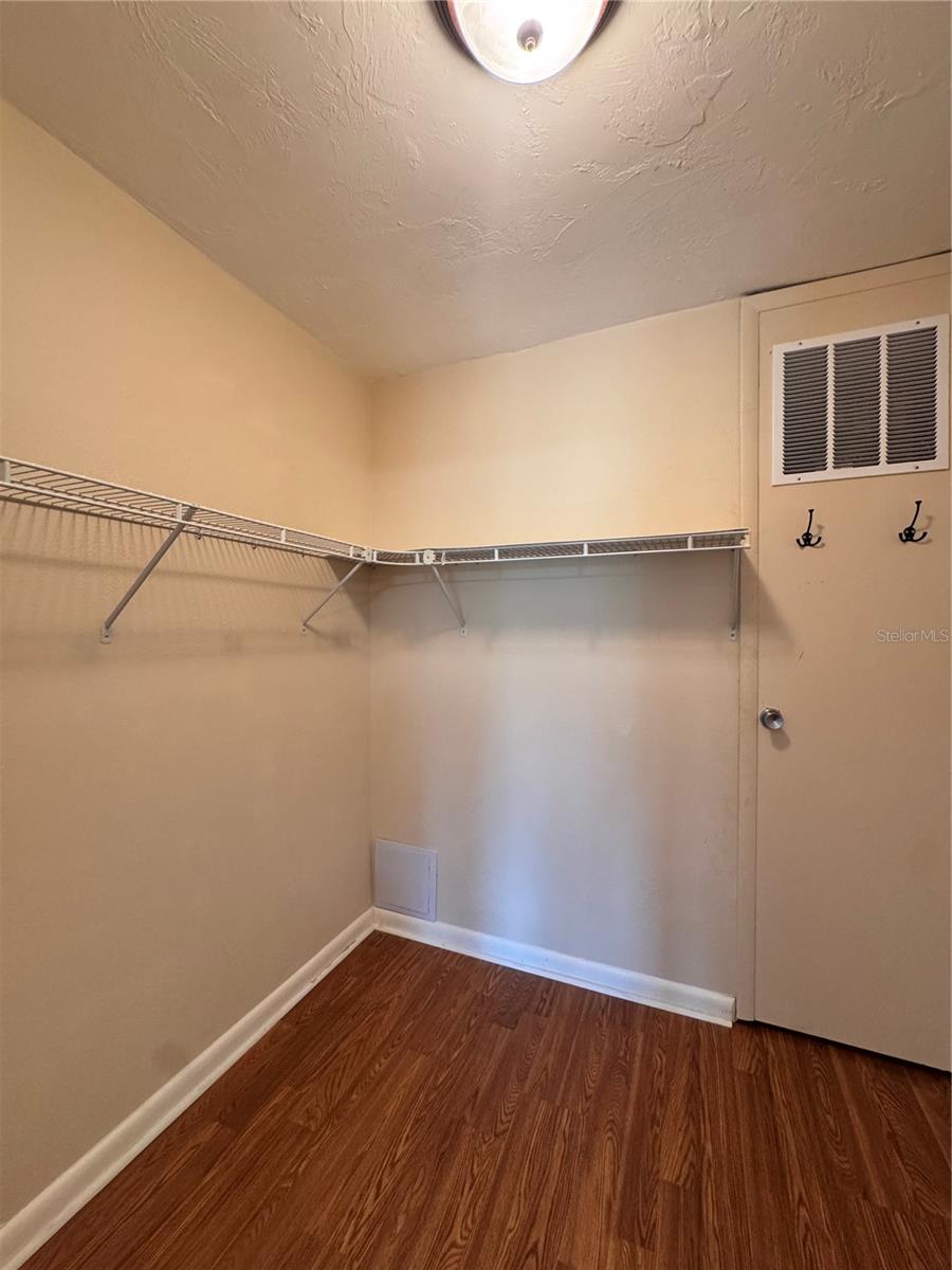 3625 LONGMEADOW #40 — photo 49