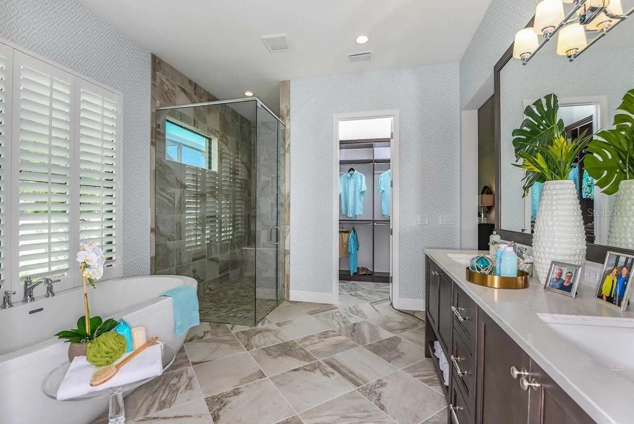 332 BOCELLI DR — photo 8