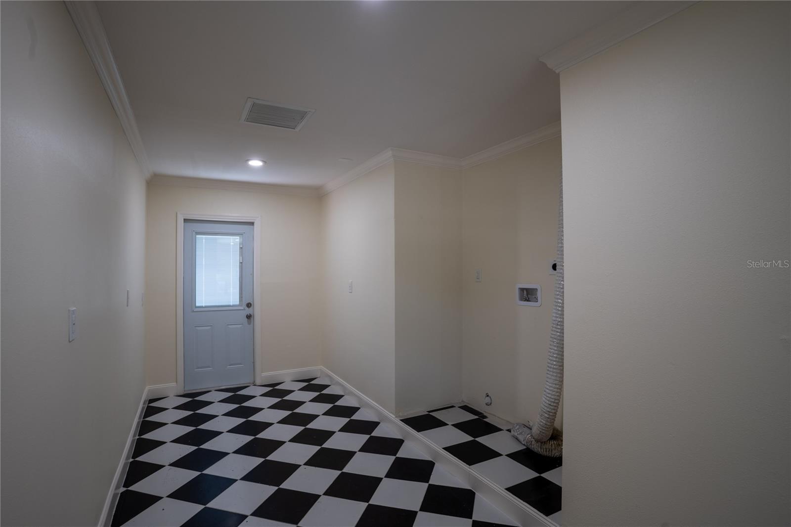 5119 VENETIAN BLVD NE — photo 37