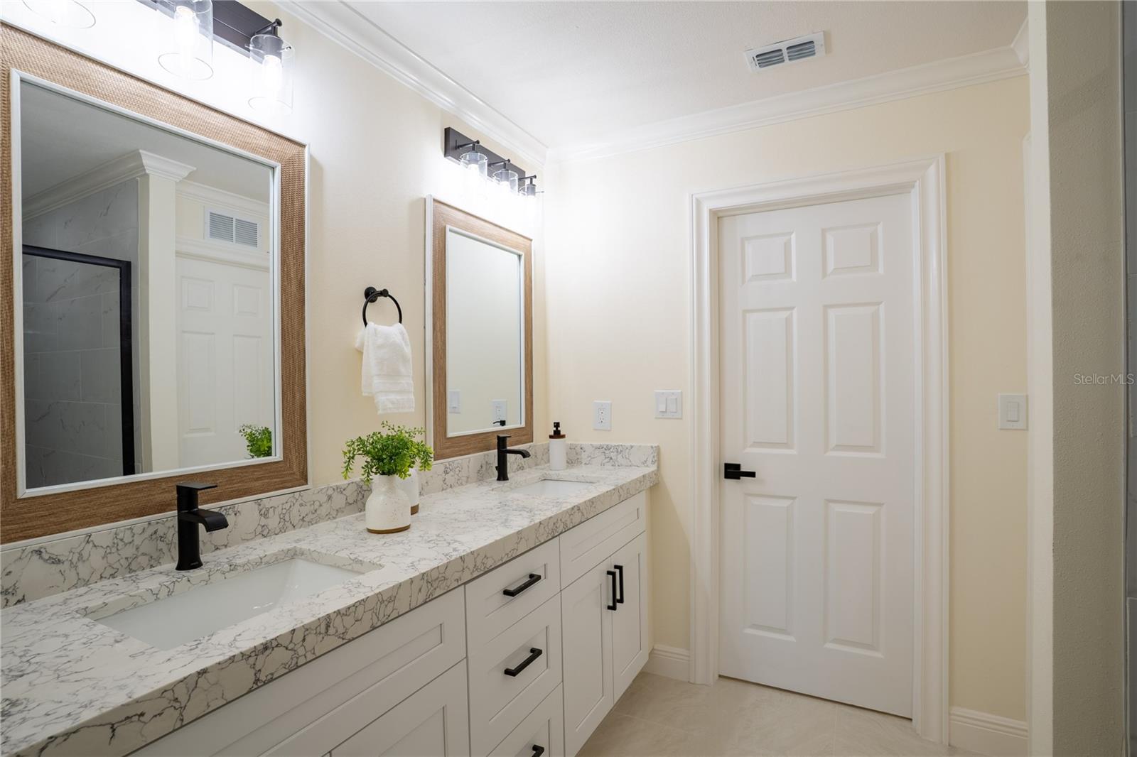 5119 VENETIAN BLVD NE — photo 23