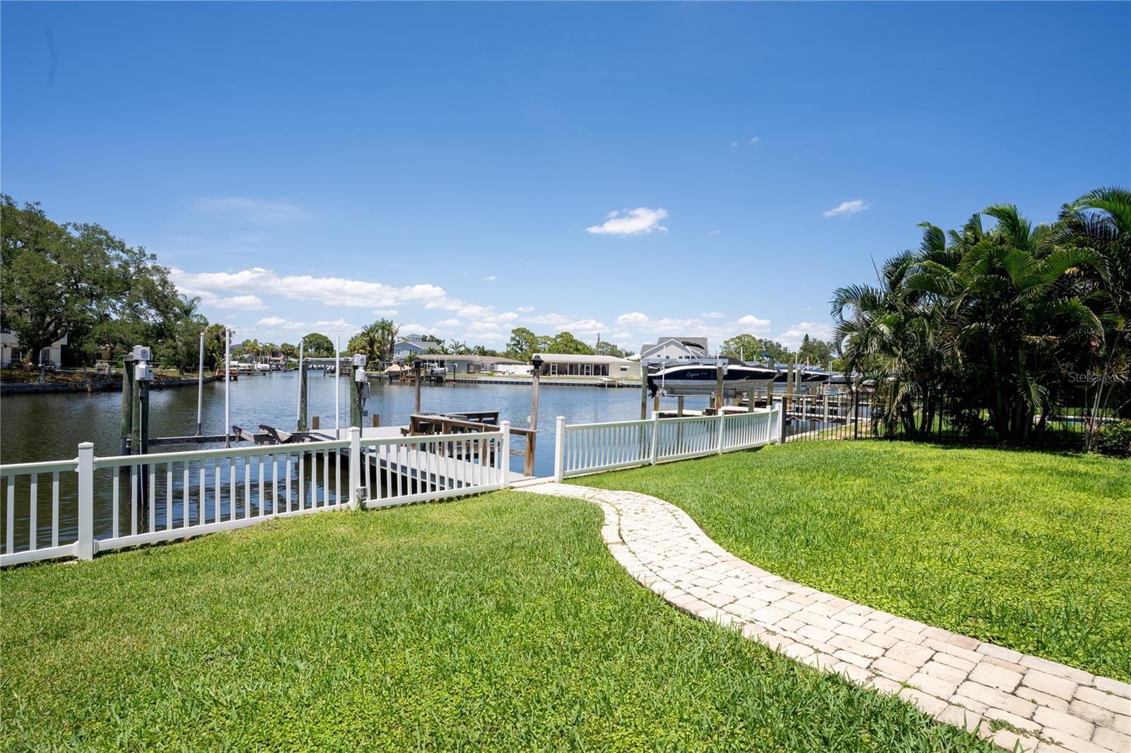 5119 VENETIAN BLVD NE — photo 49