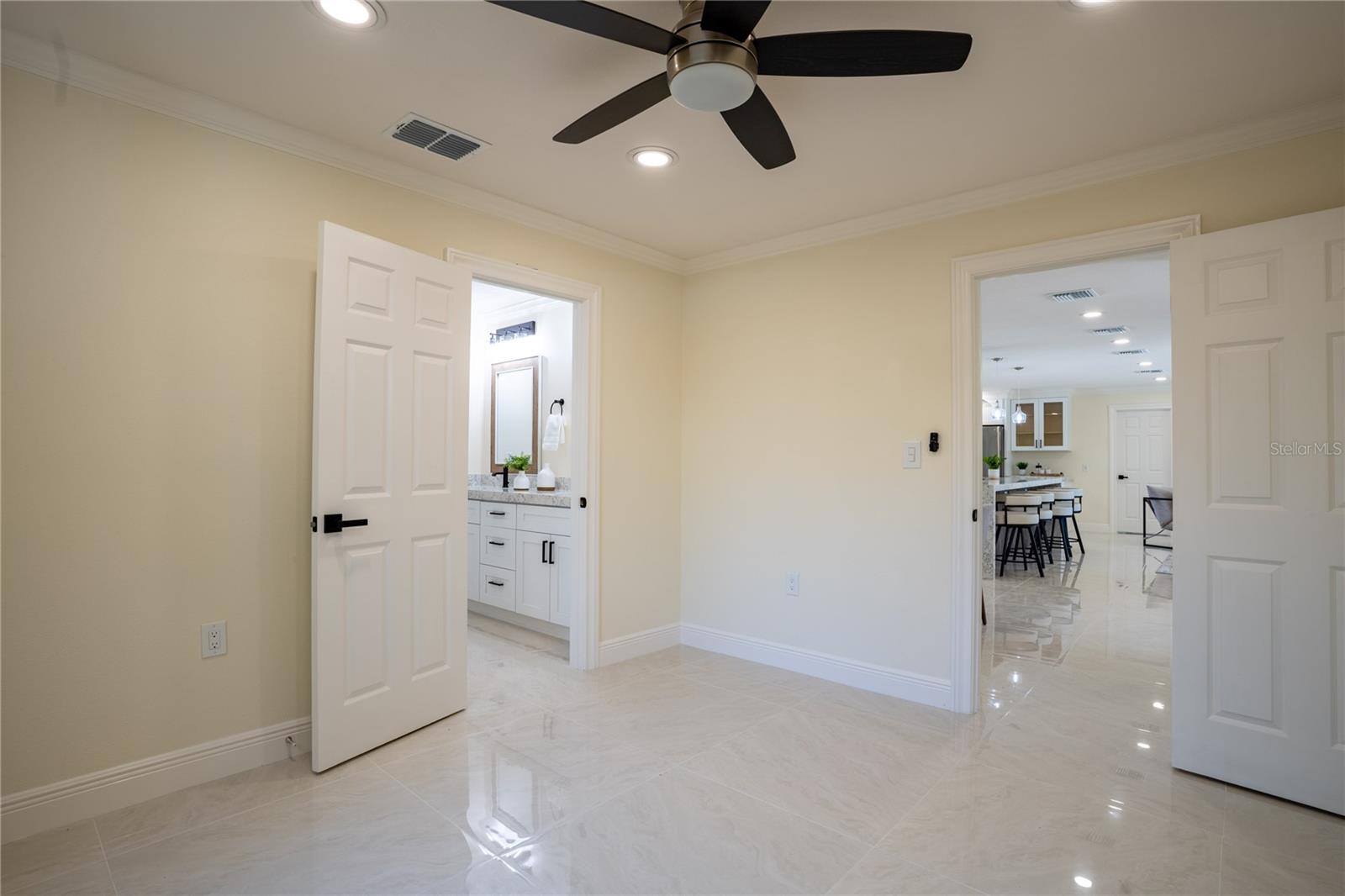 5119 VENETIAN BLVD NE — photo 28