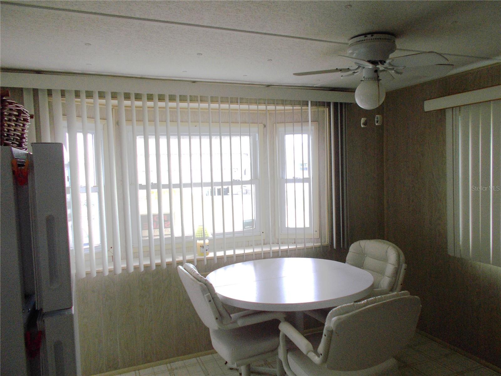 6427 FLEETWOOD CT — photo 4