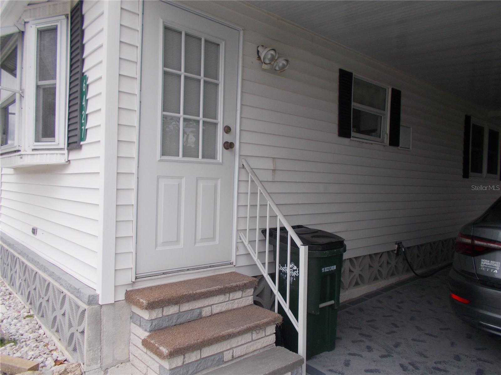 6427 FLEETWOOD CT — photo 2