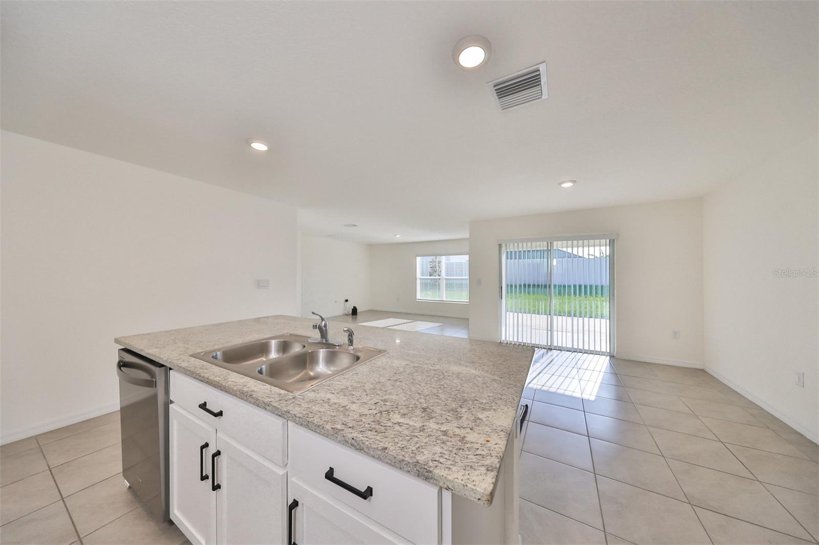 16782 CARLTON POND ST — photo 4