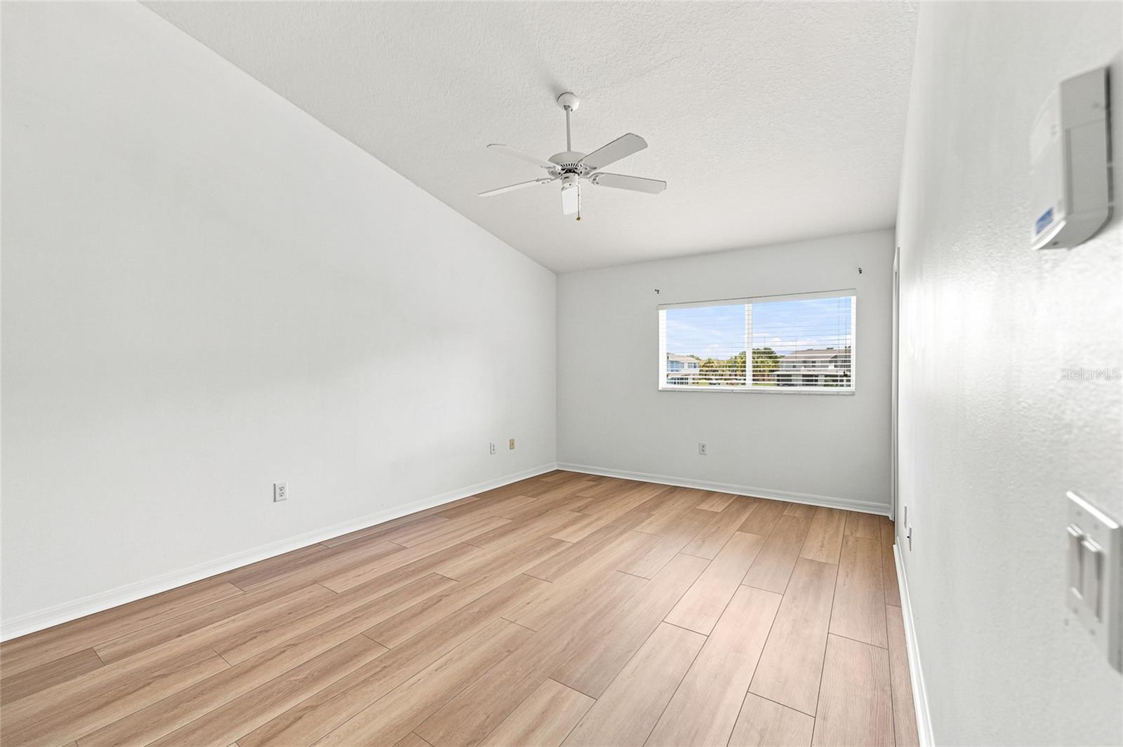 12907 KINGS CROSSING DR — photo 21