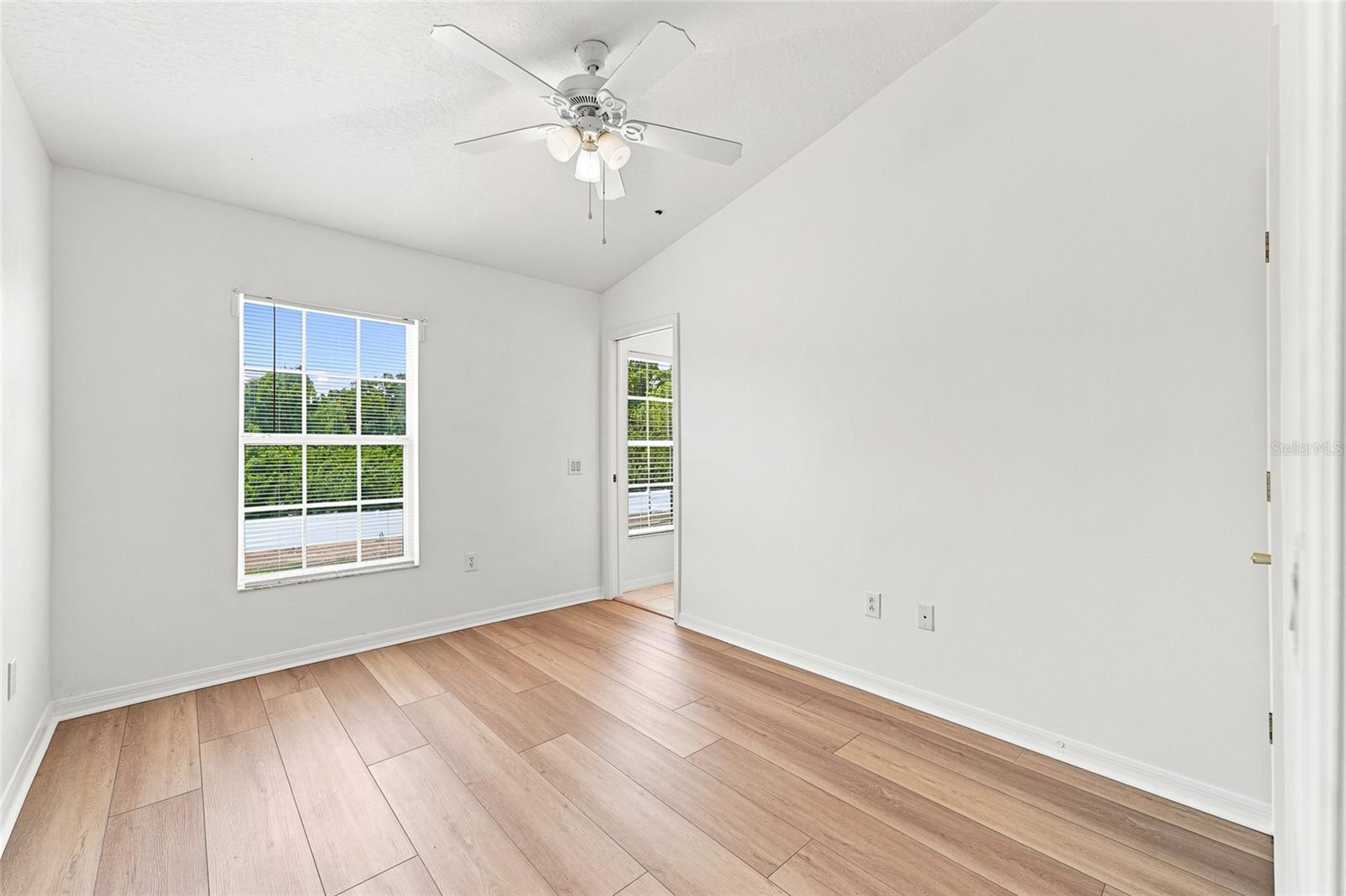 12907 KINGS CROSSING DR — photo 23
