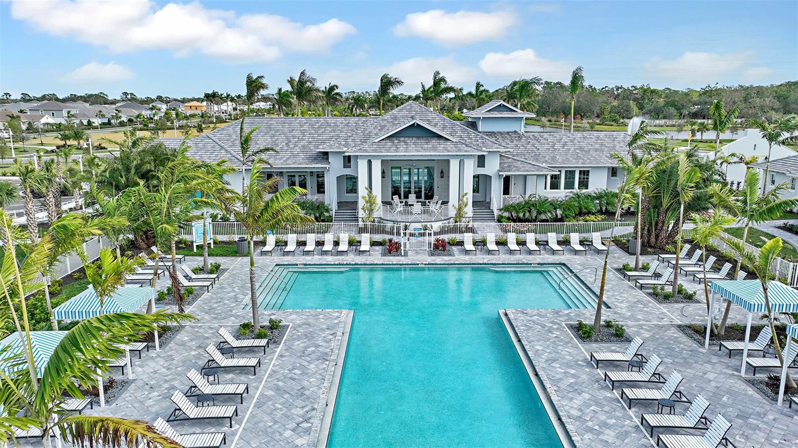 9850 CRYSTAL ISLES CIR — photo 8