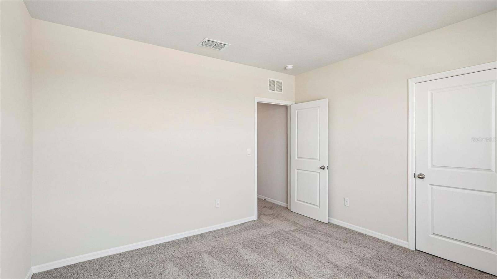 5728 SILVER MOONLIGHT DR — photo 32