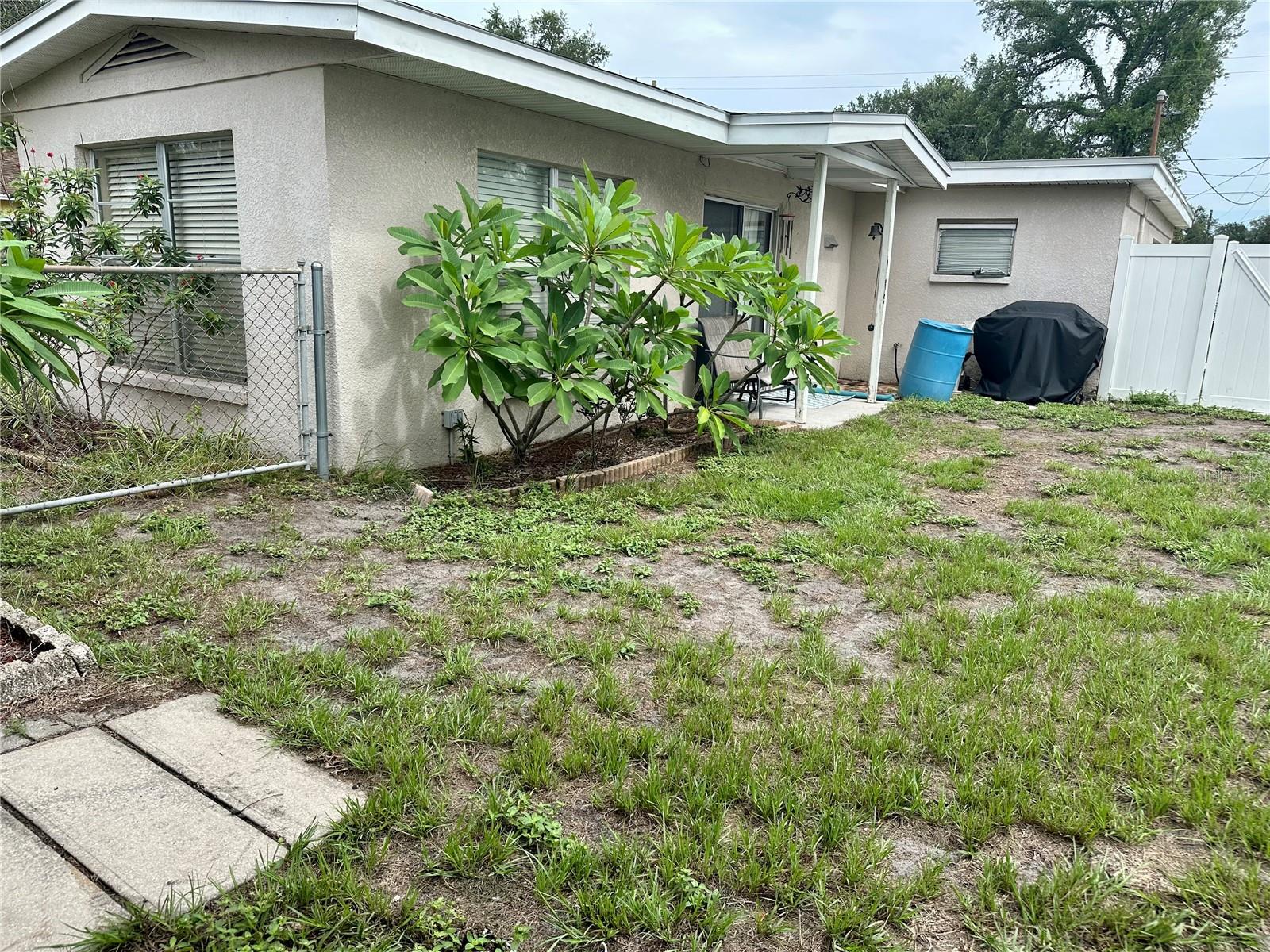 7507 CORAL VINE LN — photo 22