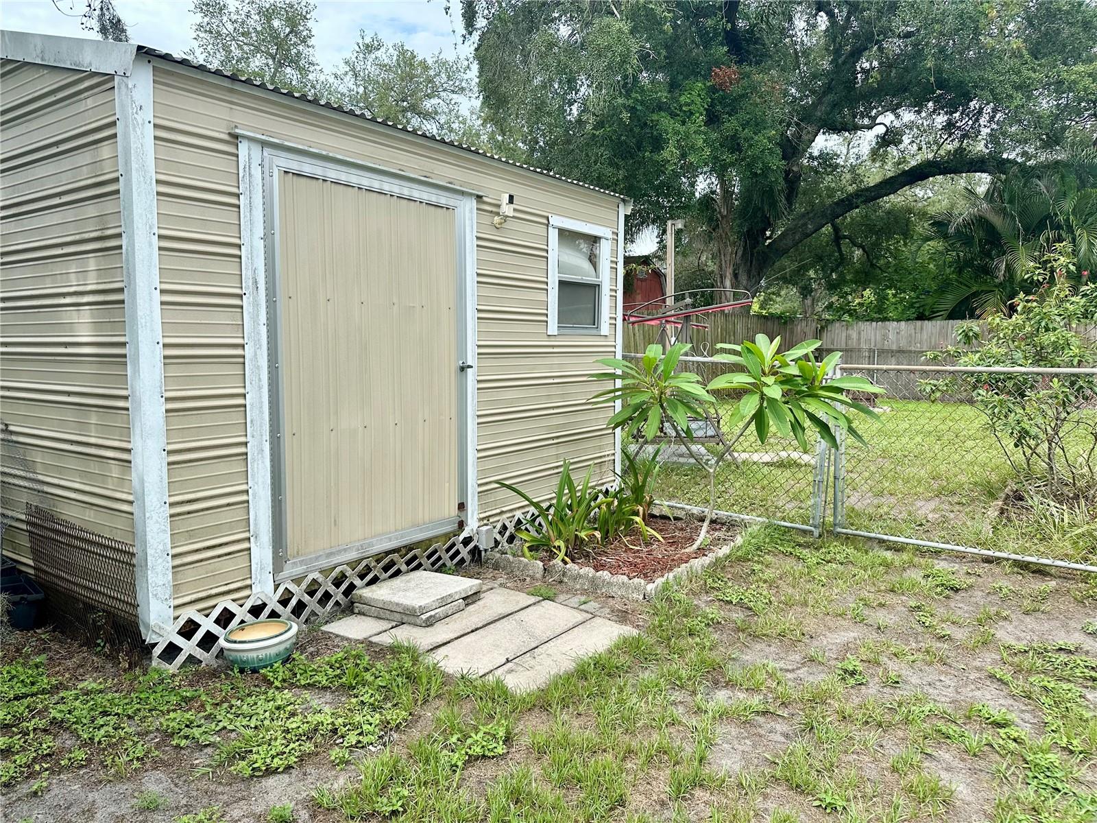 7507 CORAL VINE LN — photo 24
