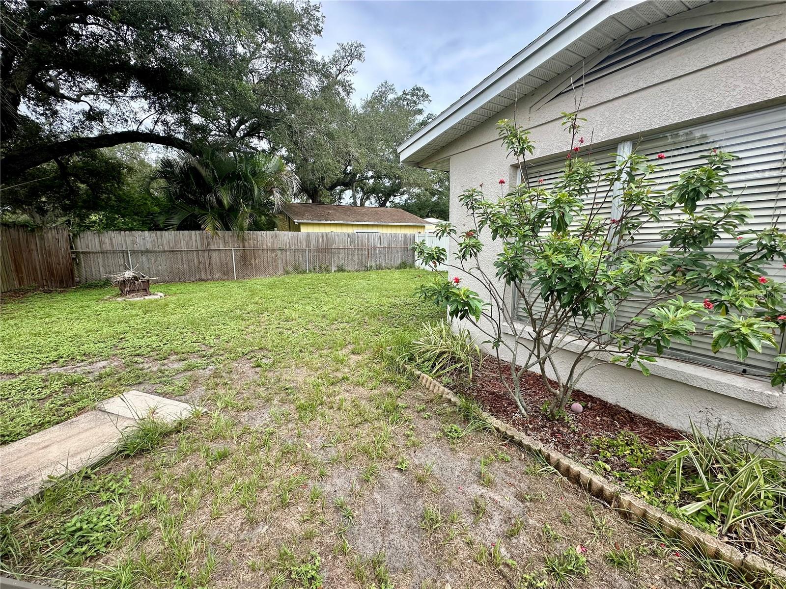 7507 CORAL VINE LN — photo 27