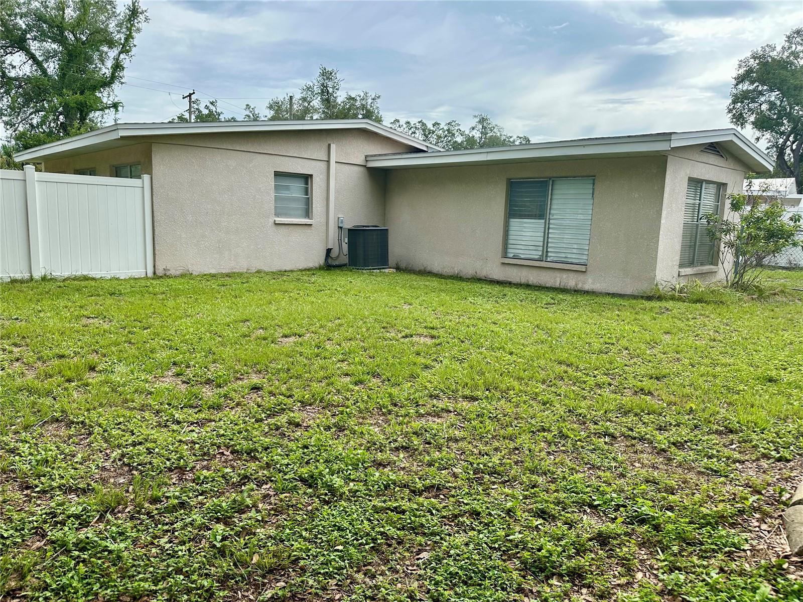 7507 CORAL VINE LN — photo 4