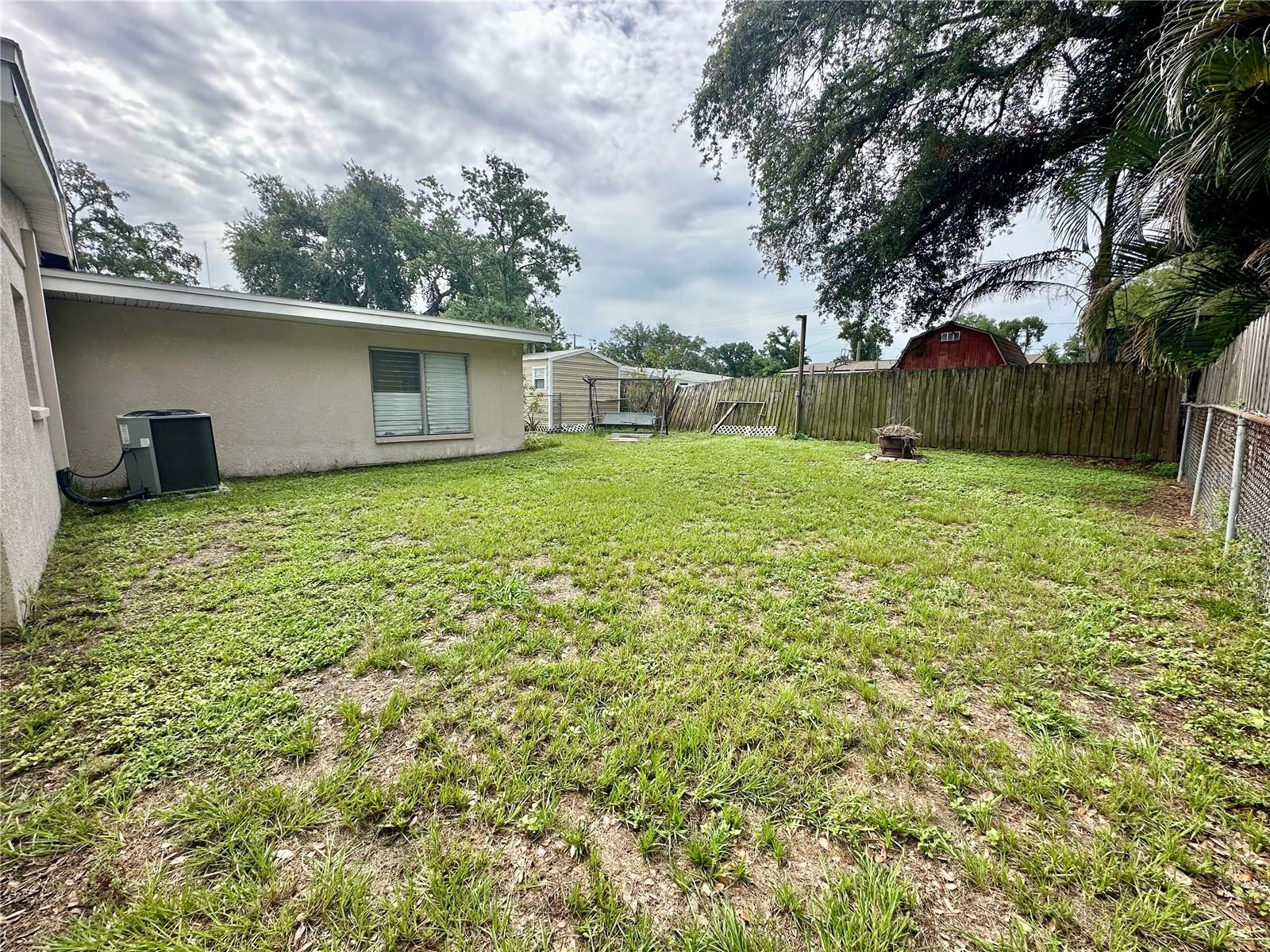 7507 CORAL VINE LN — photo 28