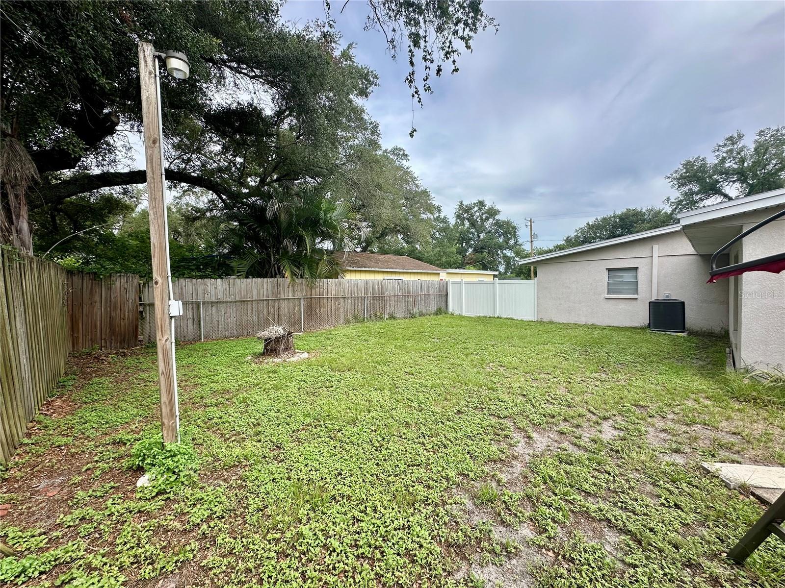 7507 CORAL VINE LN — photo 26