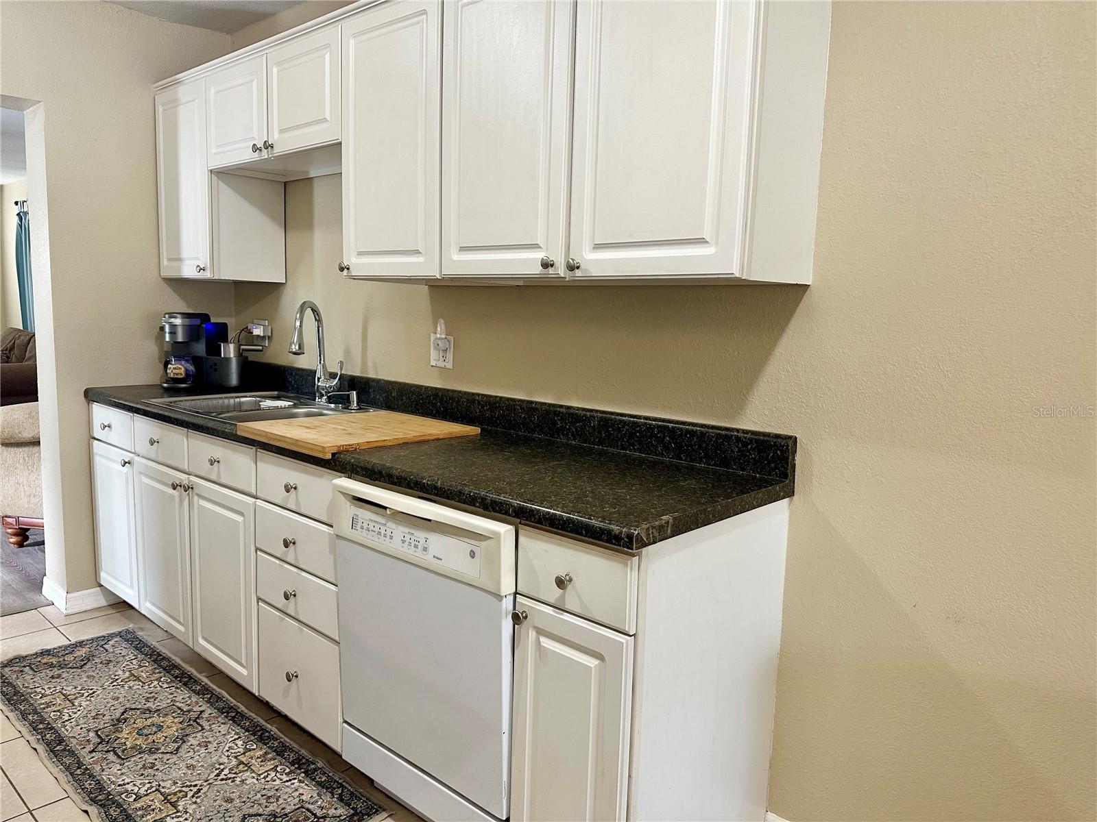 7507 CORAL VINE LN — photo 8