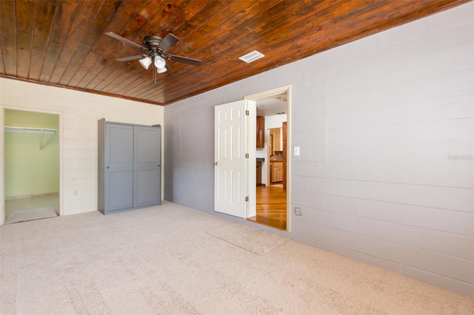 4425 W BAY VILLA AVE — photo 8