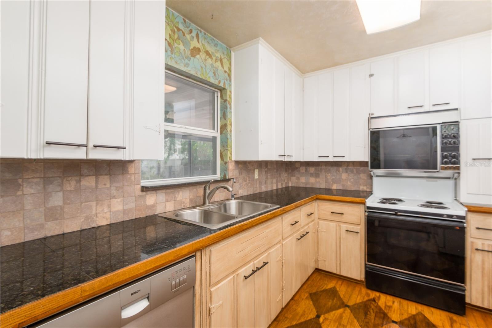 4425 W BAY VILLA AVE — photo 12