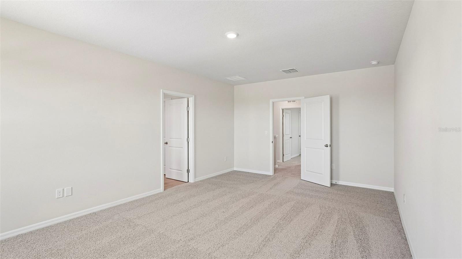5724 SILVER MOONLIGHT DR — photo 15