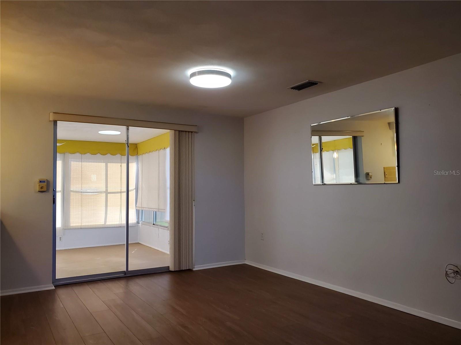 7304 LINCOLN PARK LN — photo 4