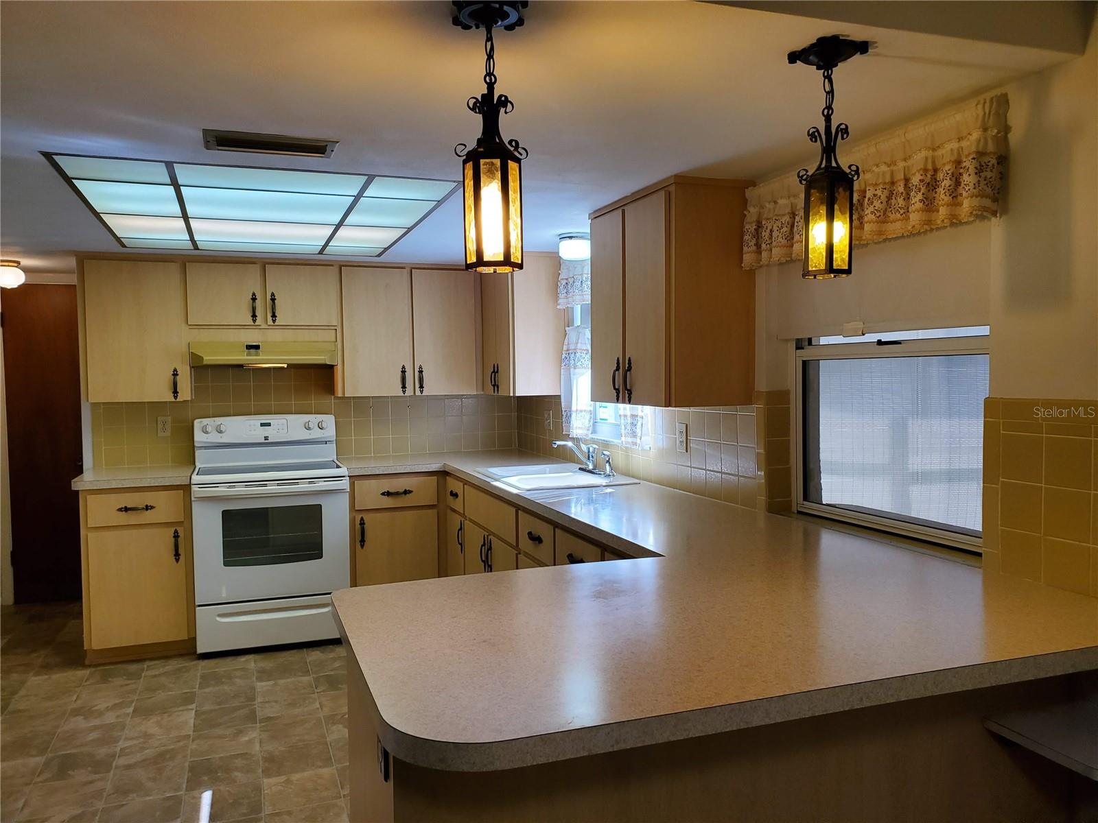 7304 LINCOLN PARK LN — photo 5