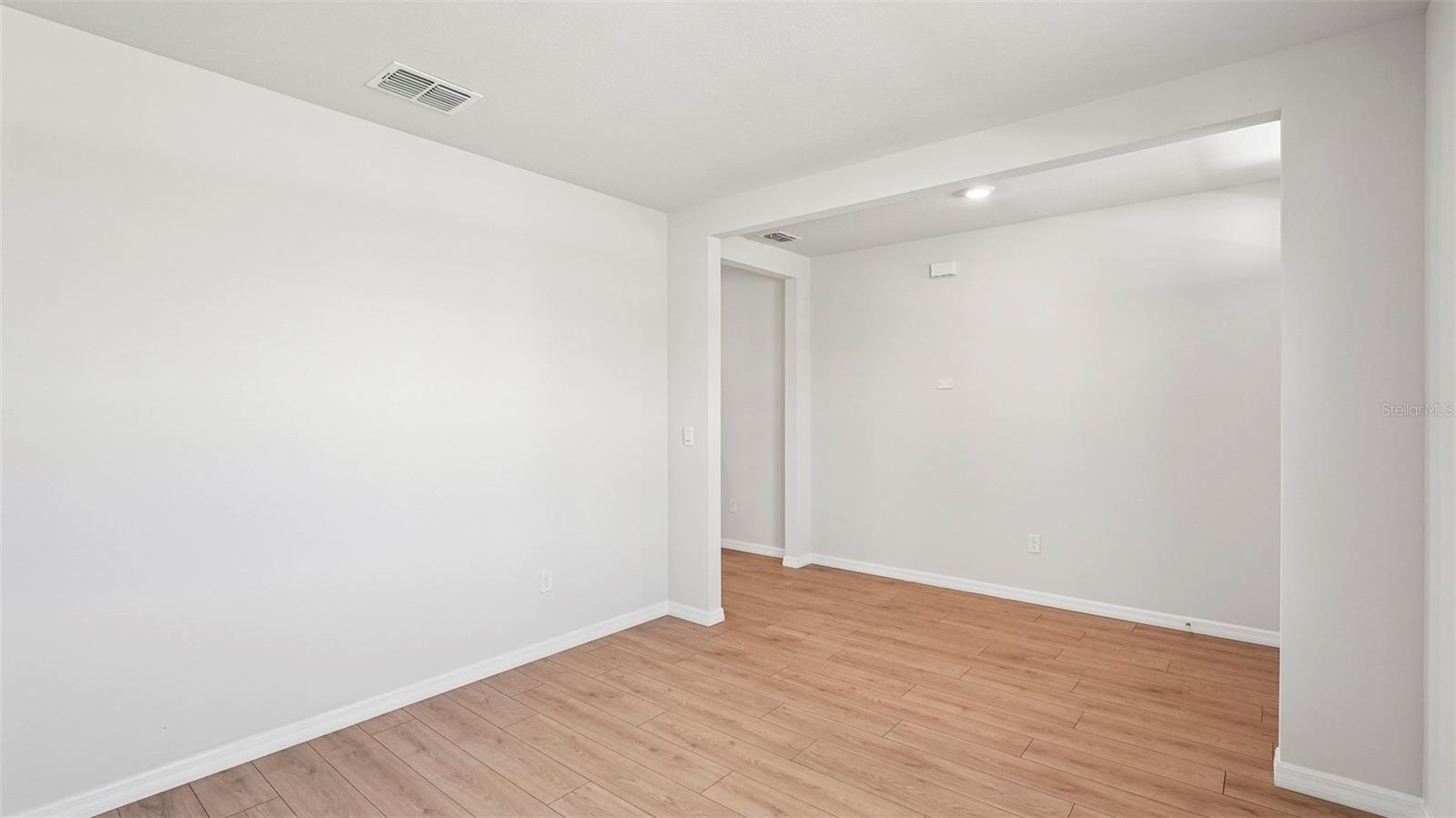 5725 SILVER MOONLIGHT DR — photo 11
