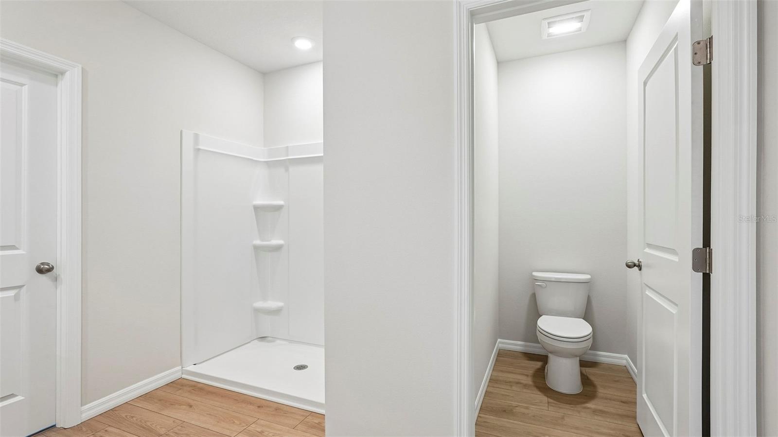 5725 SILVER MOONLIGHT DR — photo 18