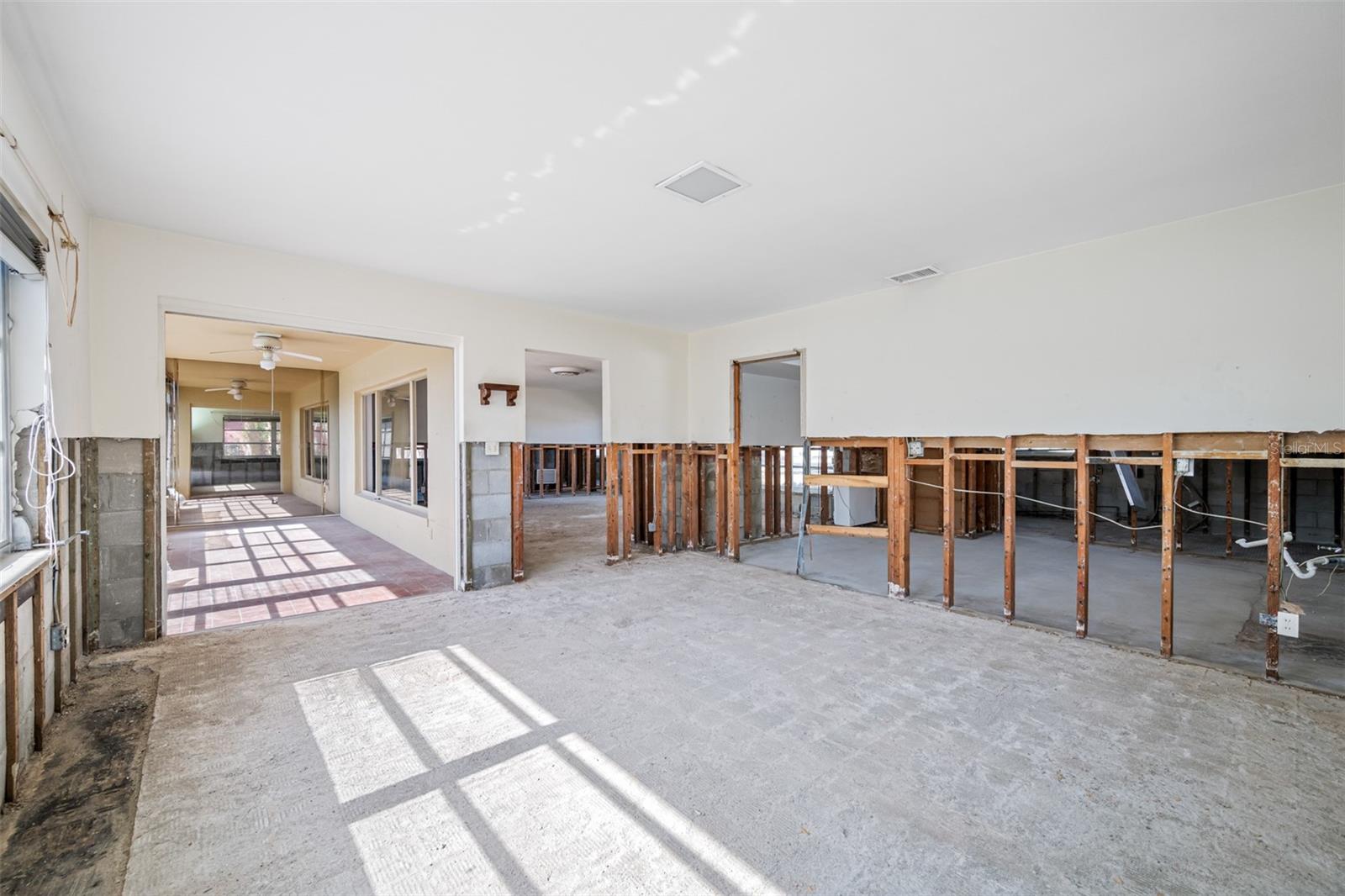 5412 PALI WAY — photo 8