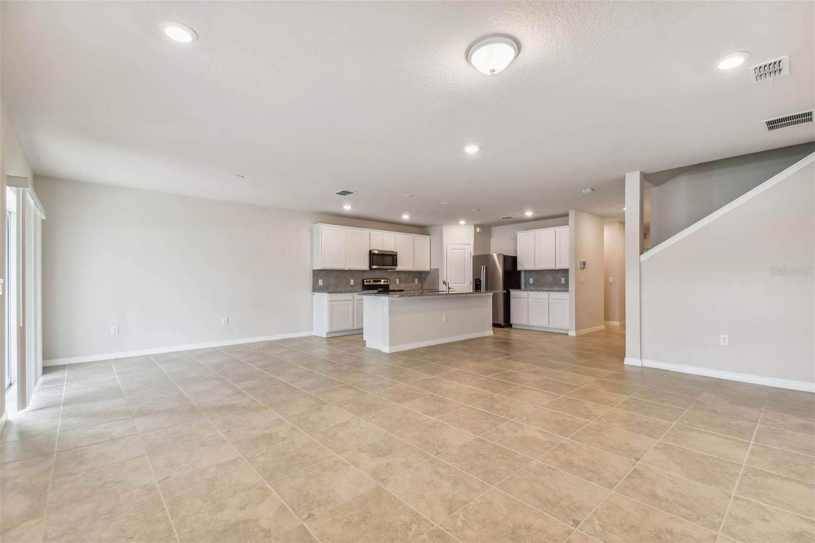 6565 BLAZING SPIRIT ST — photo 3