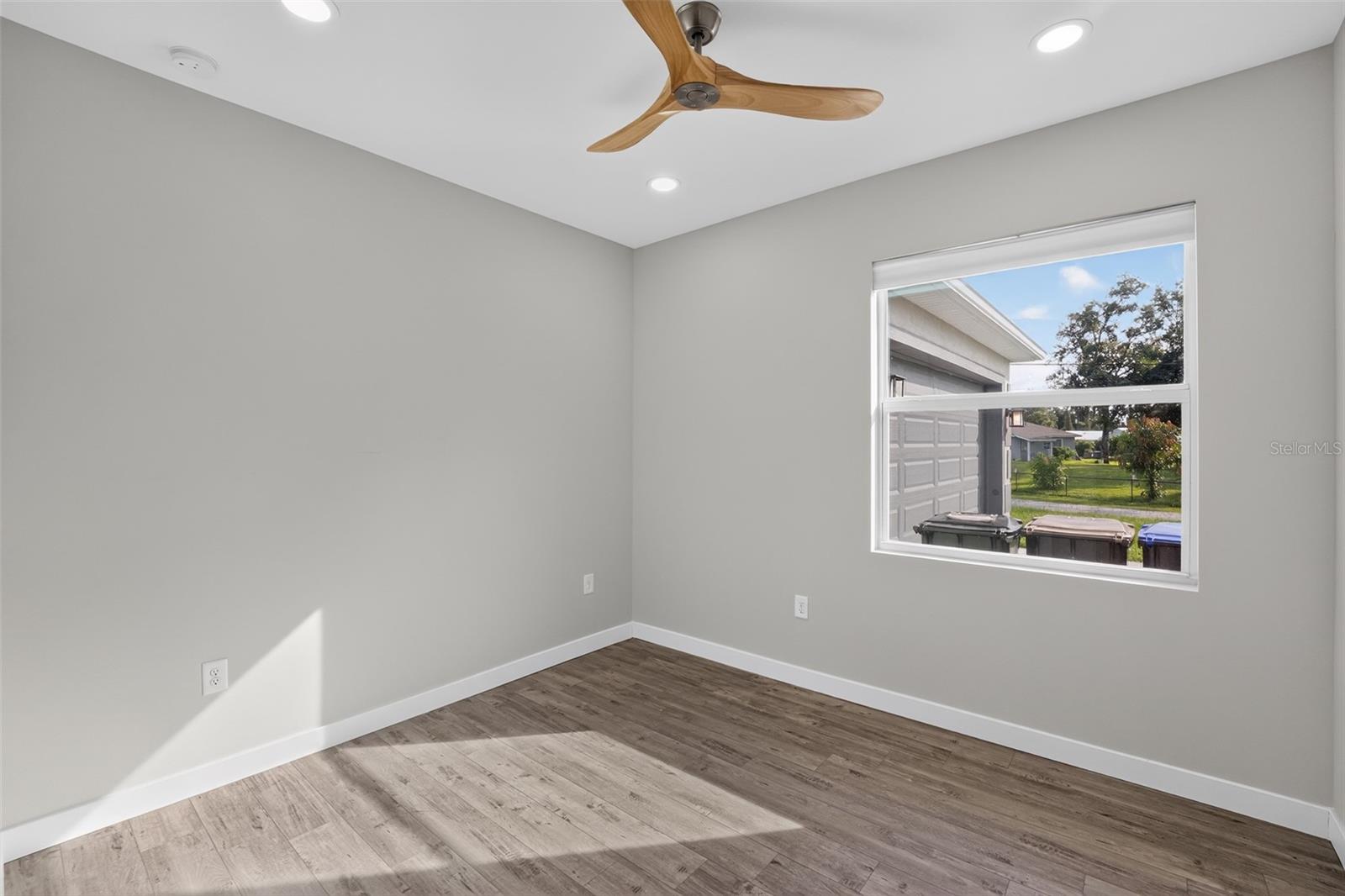 1259 KAAYAN ST — photo 20