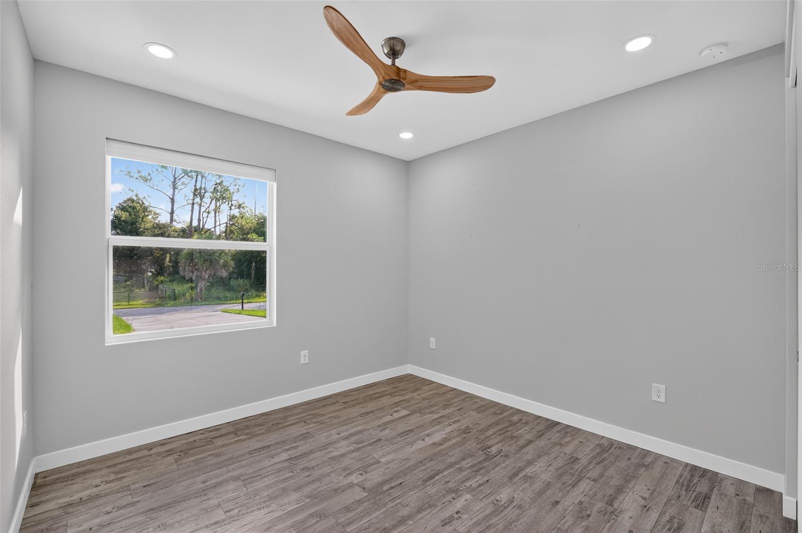 1259 KAAYAN ST — photo 17
