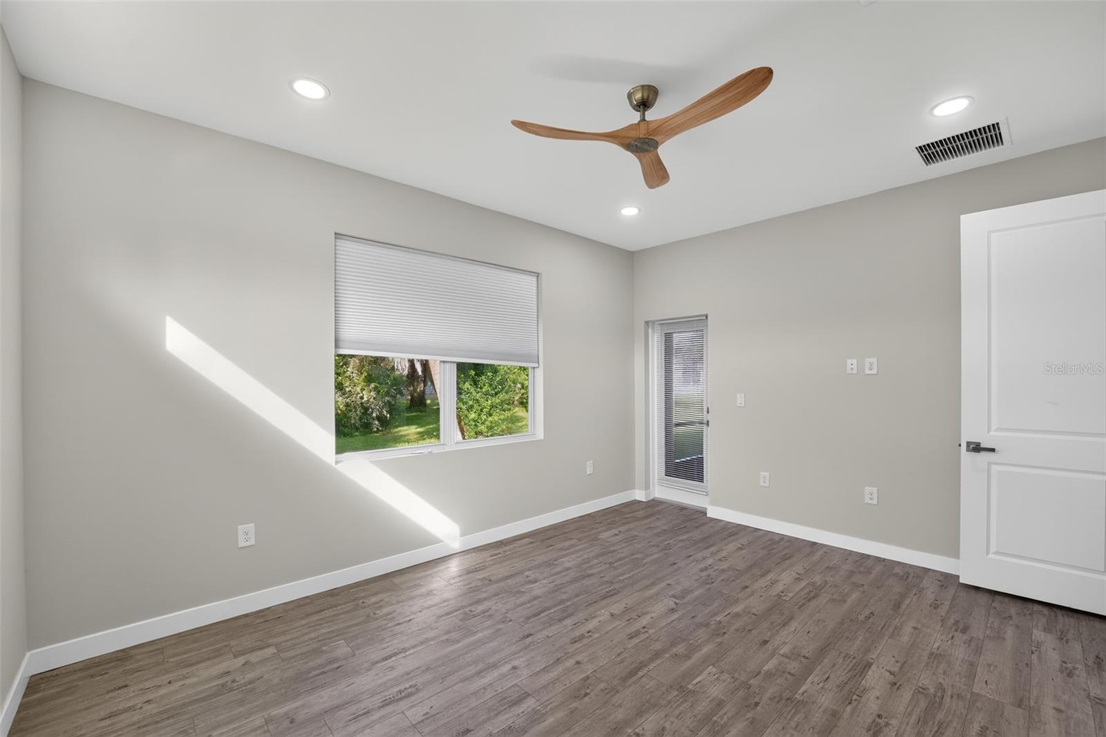 1259 KAAYAN ST — photo 21