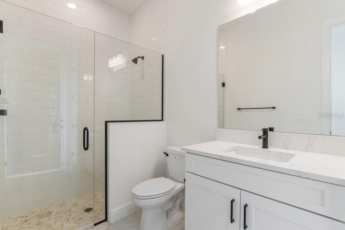 17536 MACARTHUR LOOP — photo 12