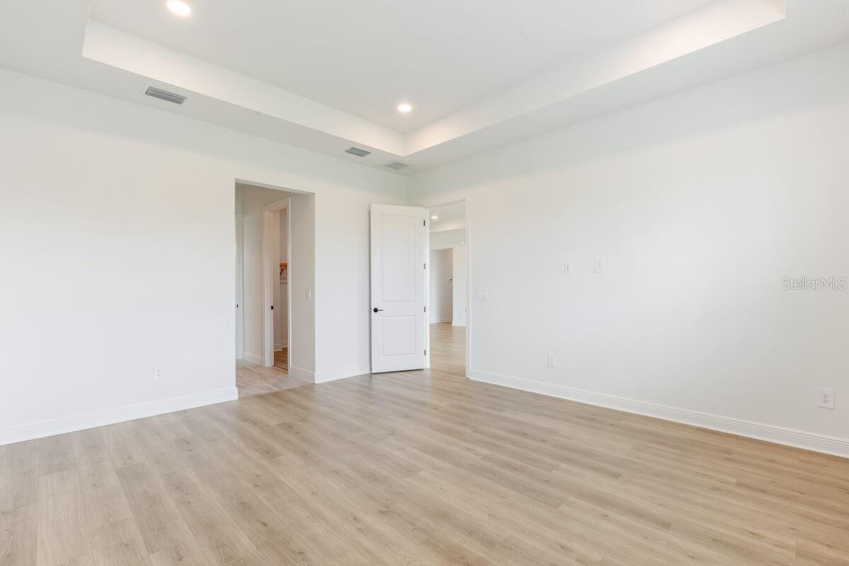 17536 MACARTHUR LOOP — photo 7