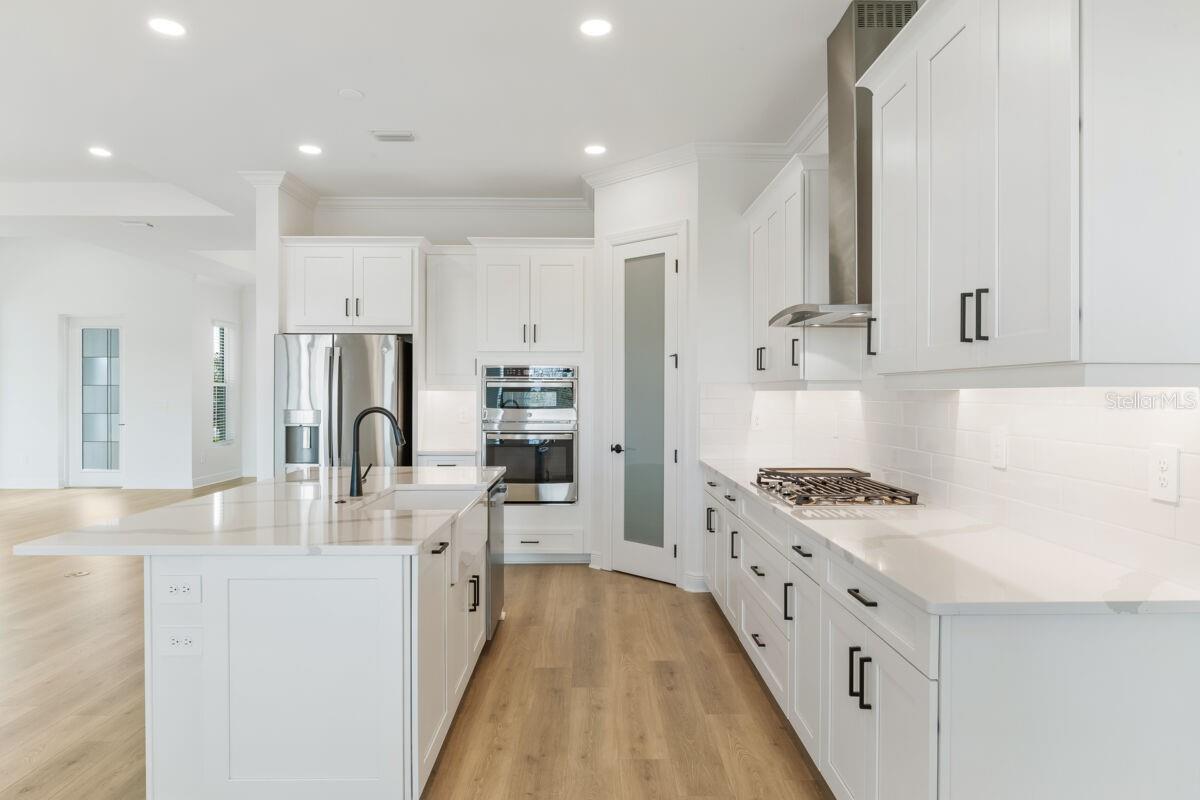 17536 MACARTHUR LOOP — photo 3