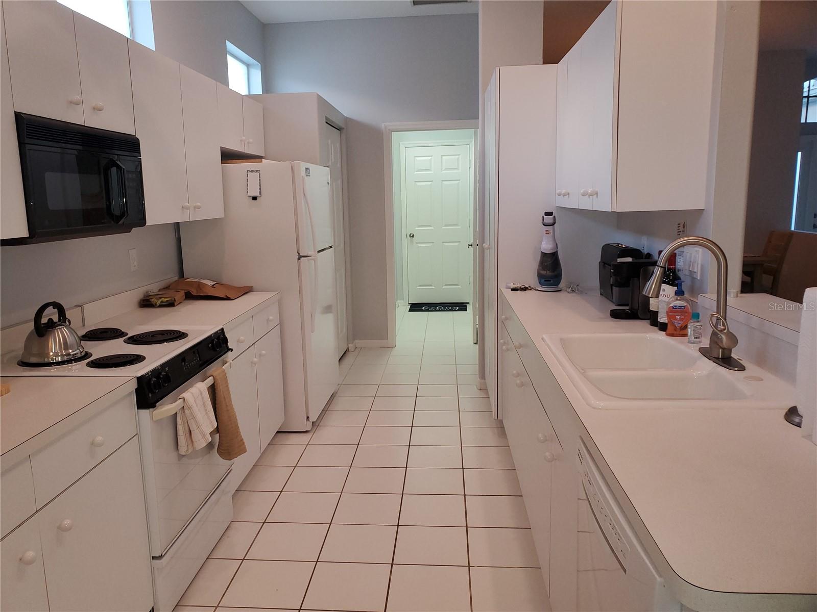 1141 SOUTHLAKE CT — photo 8