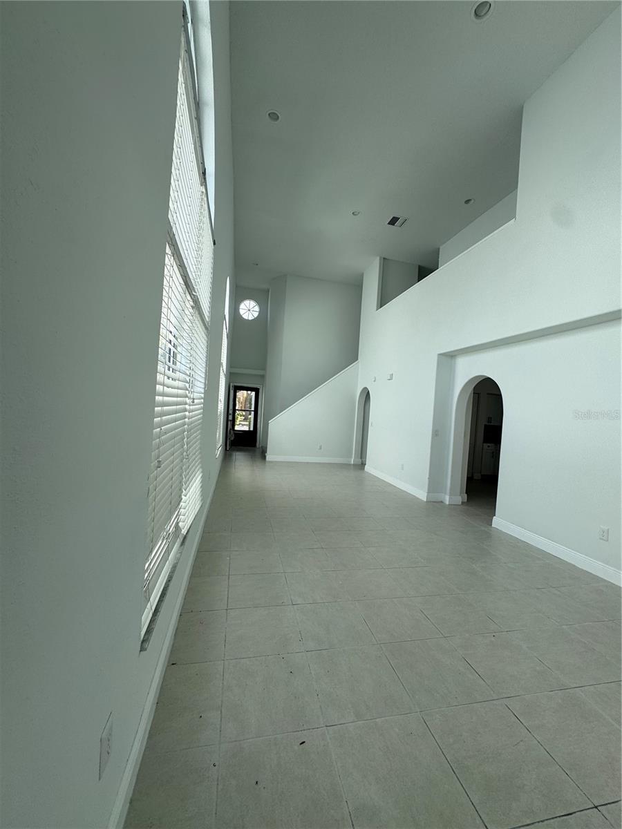 748 BURLWOOD ST — photo 4