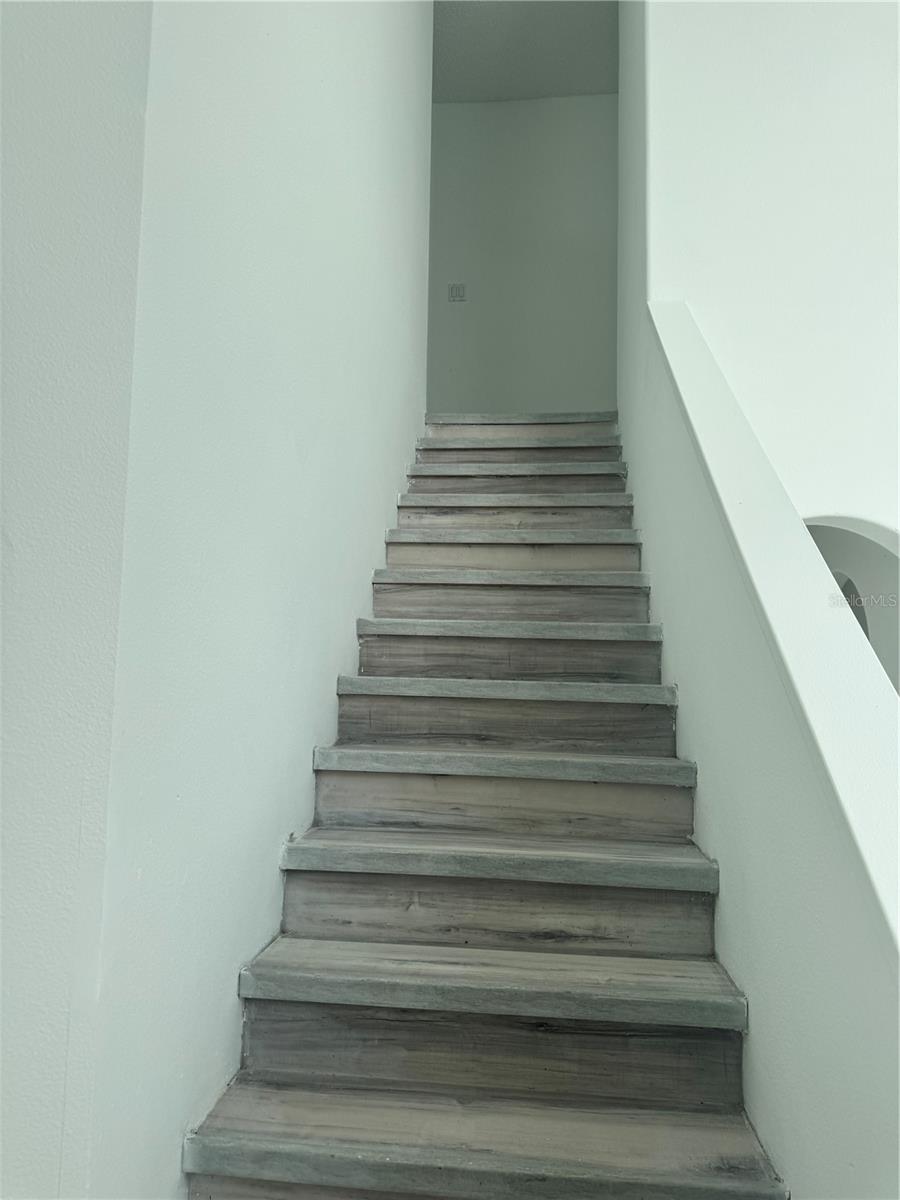 748 BURLWOOD ST — photo 8