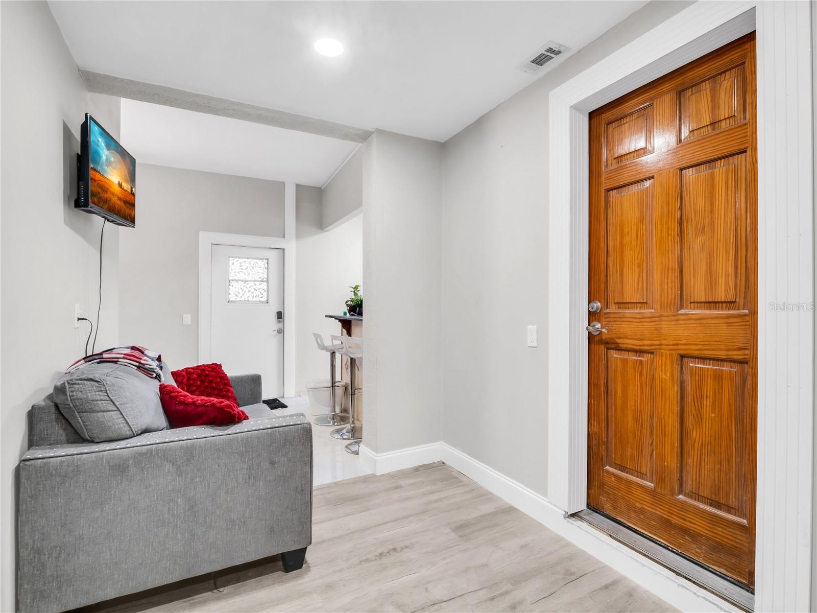 6922 N HALE AVE — photo 33