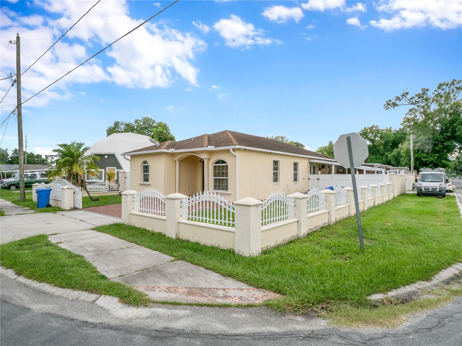 6922 N HALE AVE — photo 16