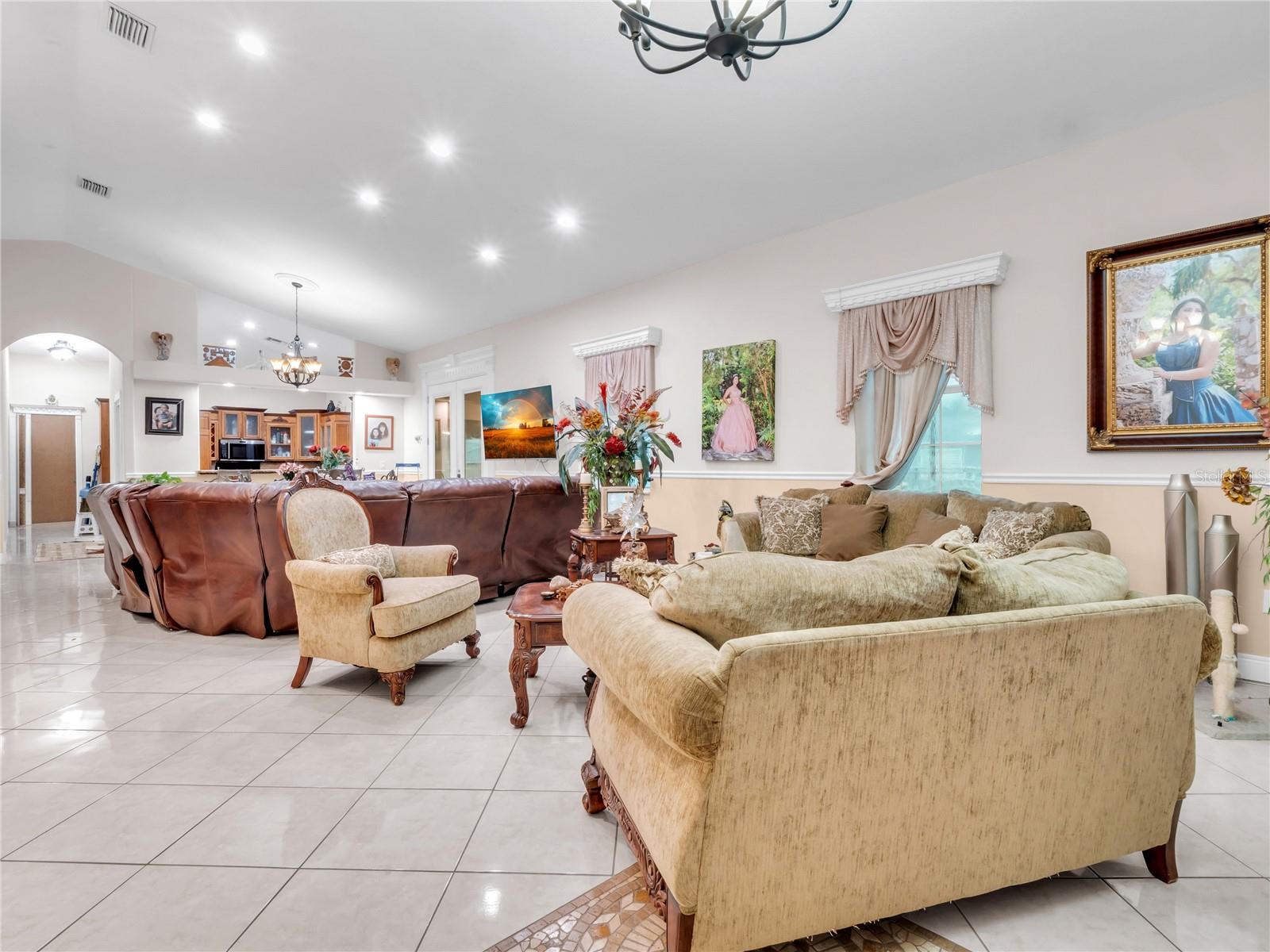 6922 N HALE AVE — photo 57