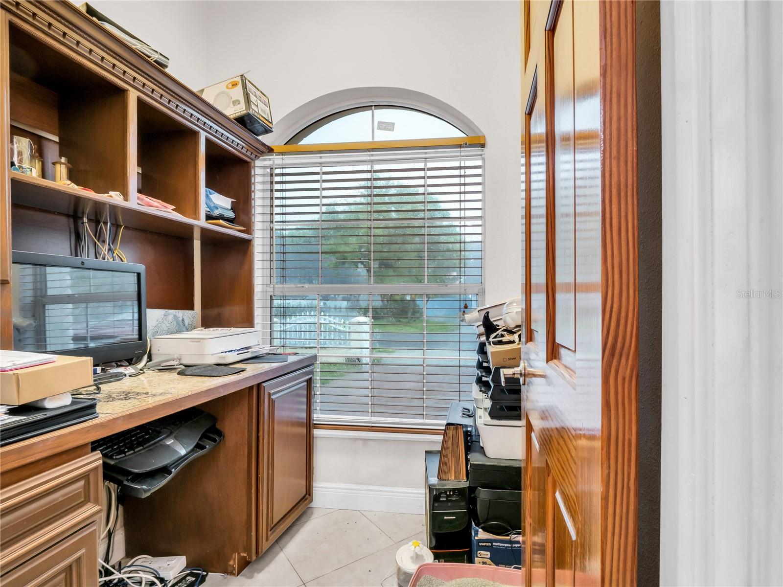 6922 N HALE AVE — photo 56