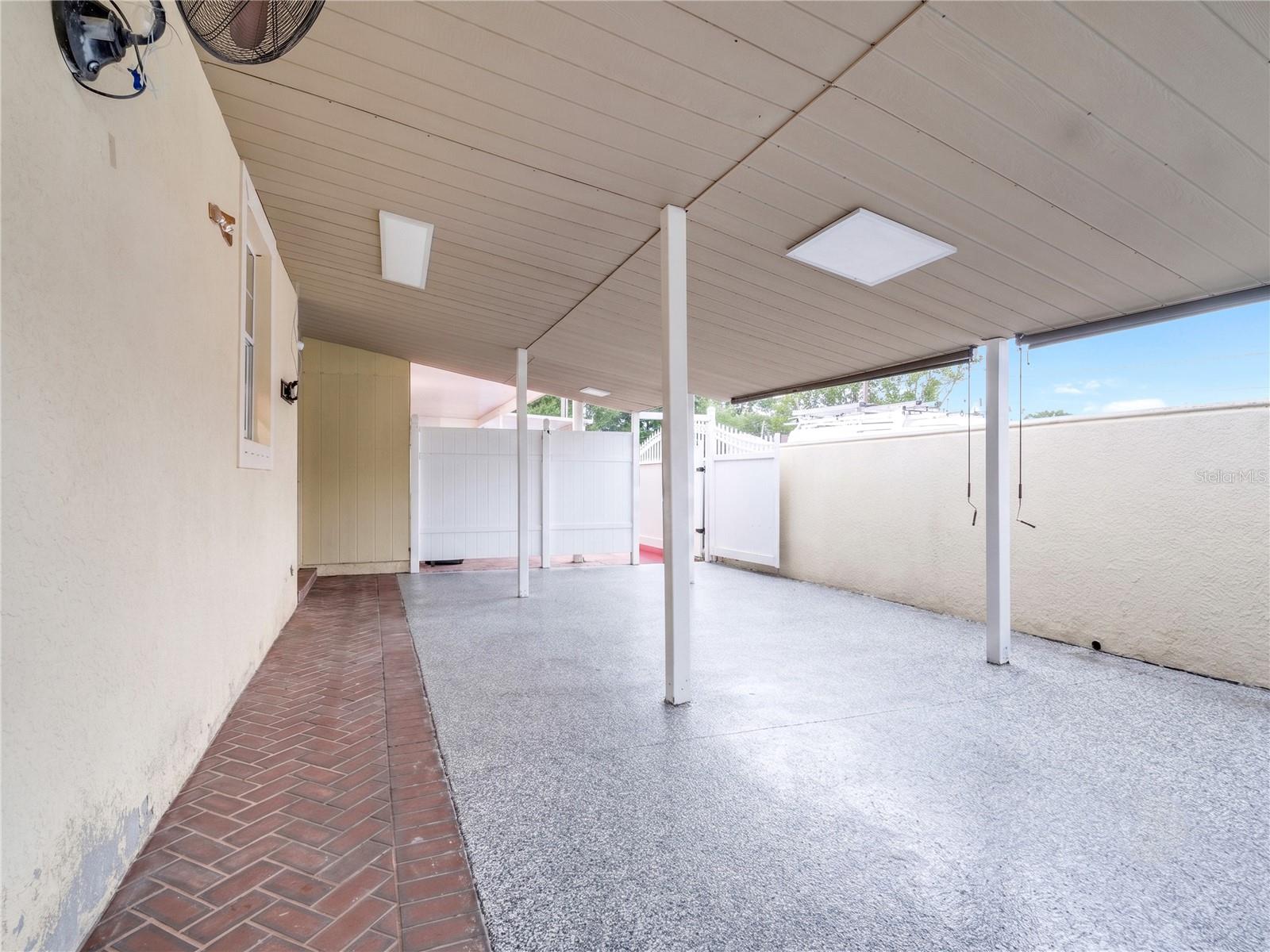 6922 N HALE AVE — photo 47